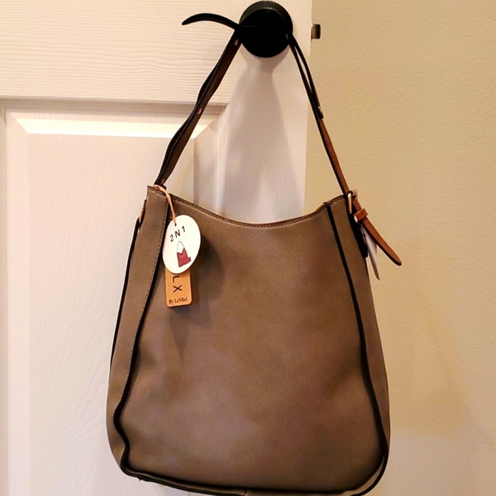 Elegant Tan Shoulder Bag